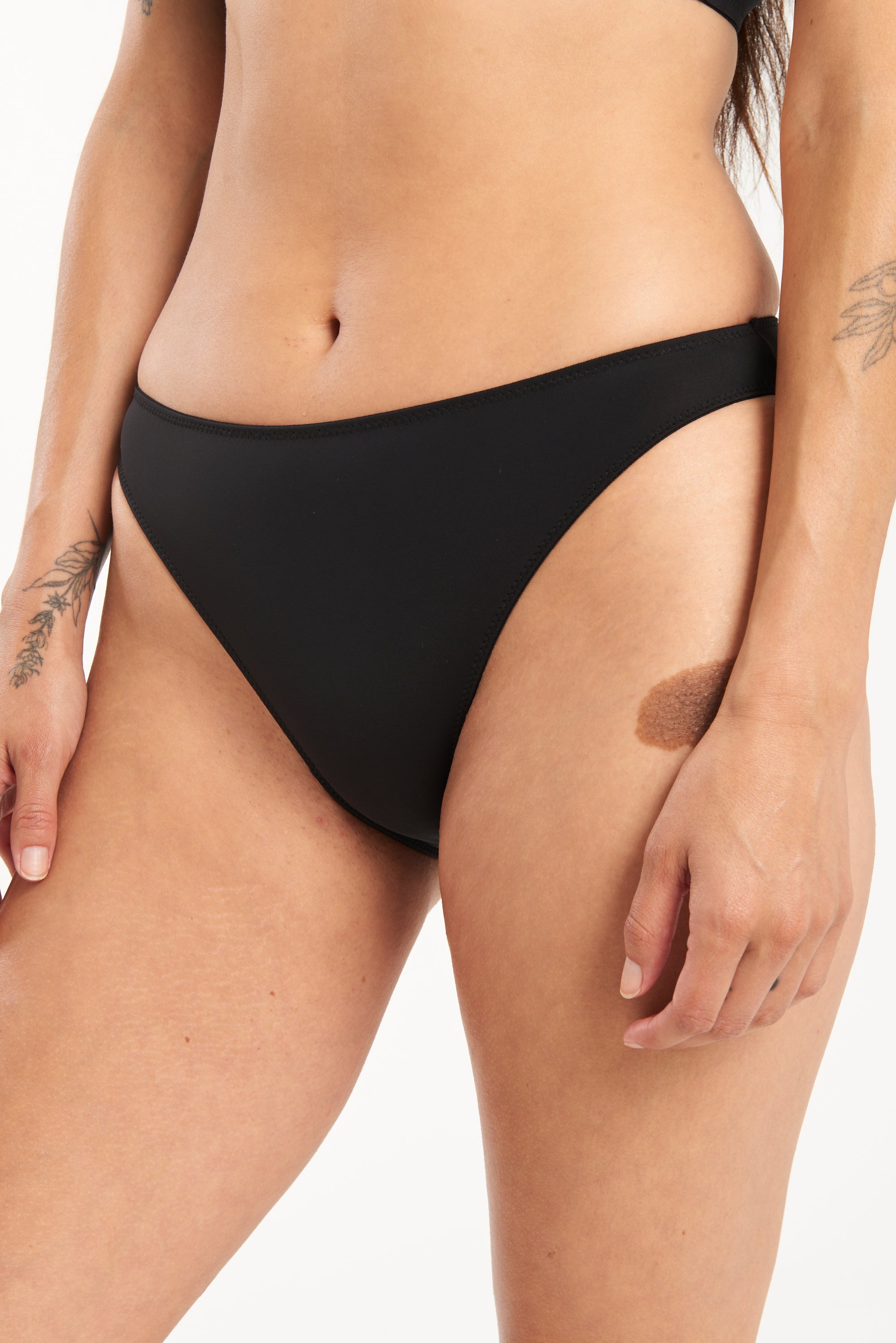 Nano Minimal Brief | Black