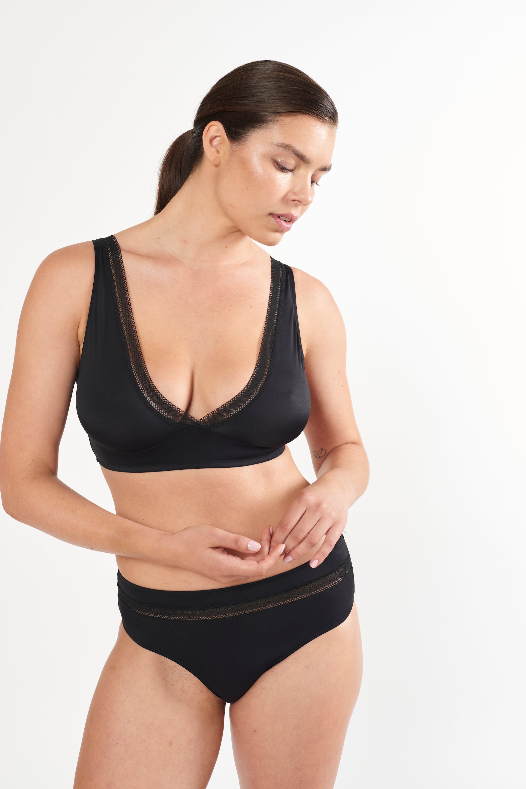 Nano Soft Cup Plunge Bra | Black