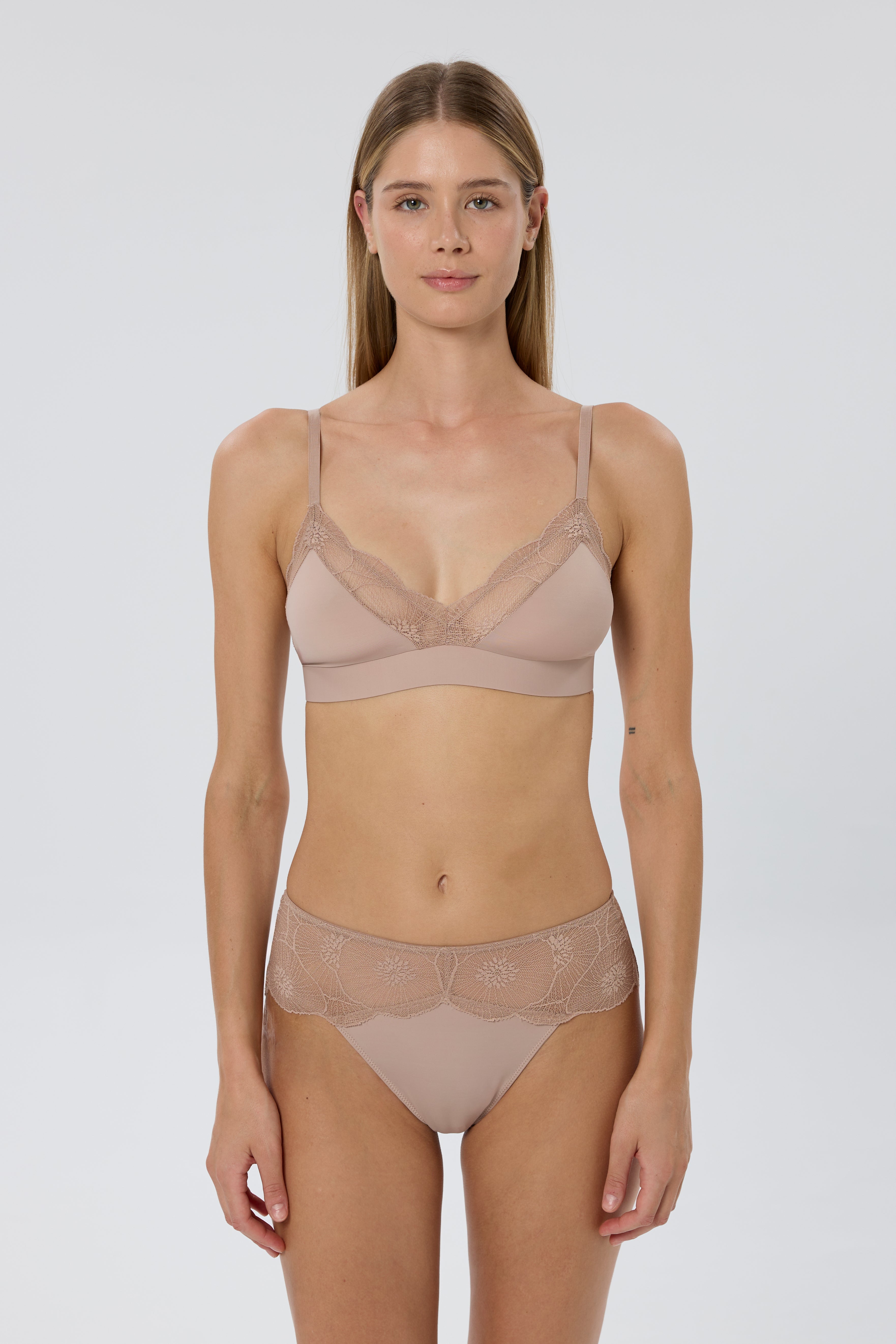 Anemone Soft Triangle Bra | Nude
